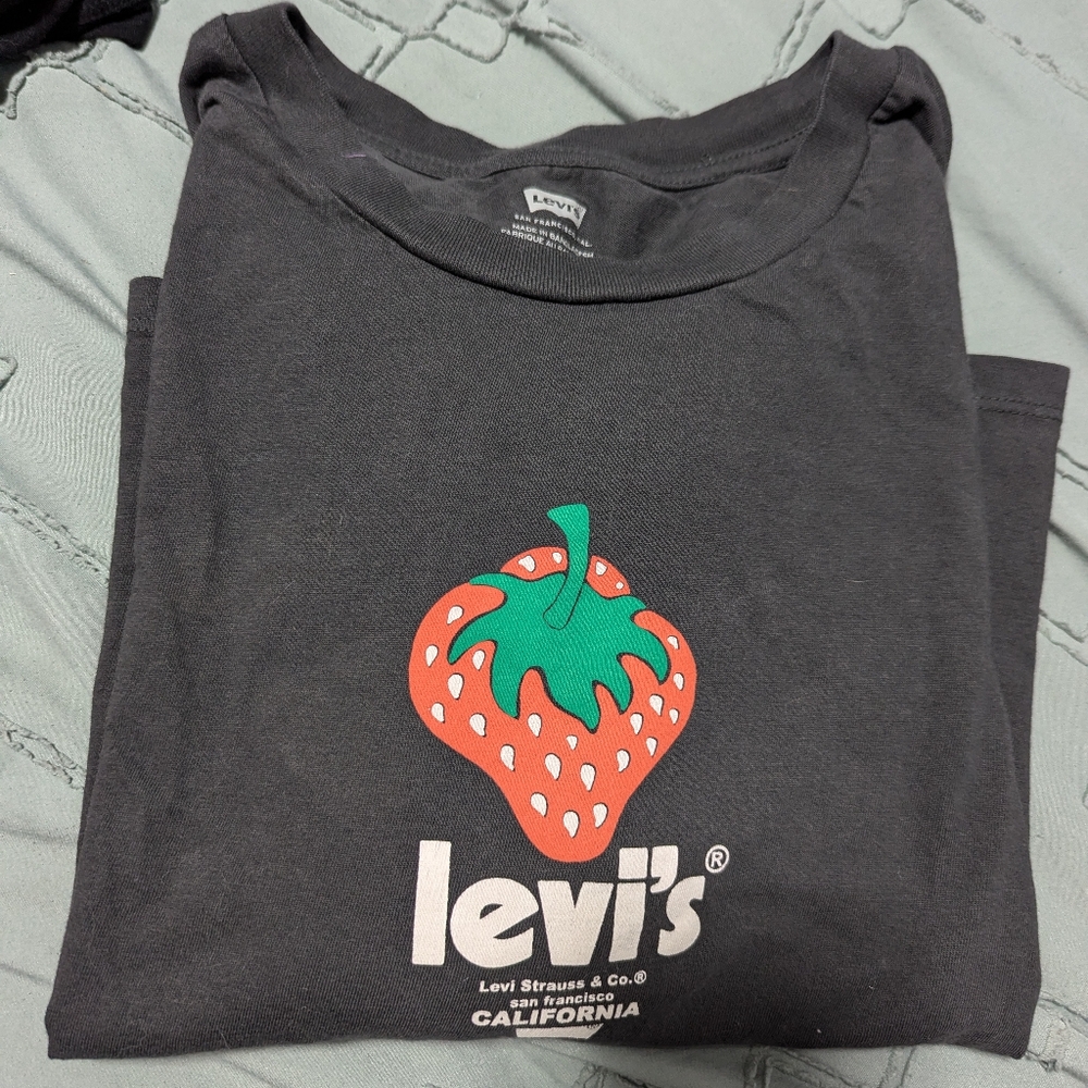 Levi's Cropped T Shirt
